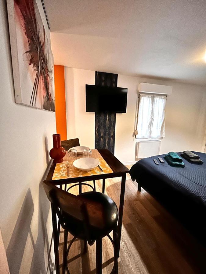Charmant Studio En Plein Centre Ville De Chartres Apartment Екстериор снимка